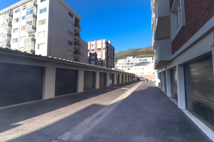 2 Bedroom Property for Sale in Sea Point Western Cape